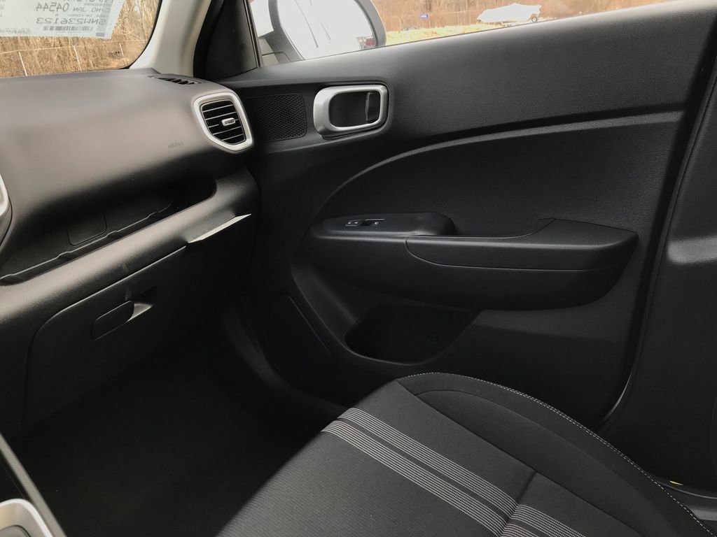 New 2025 Hyundai Venue Limited image 22