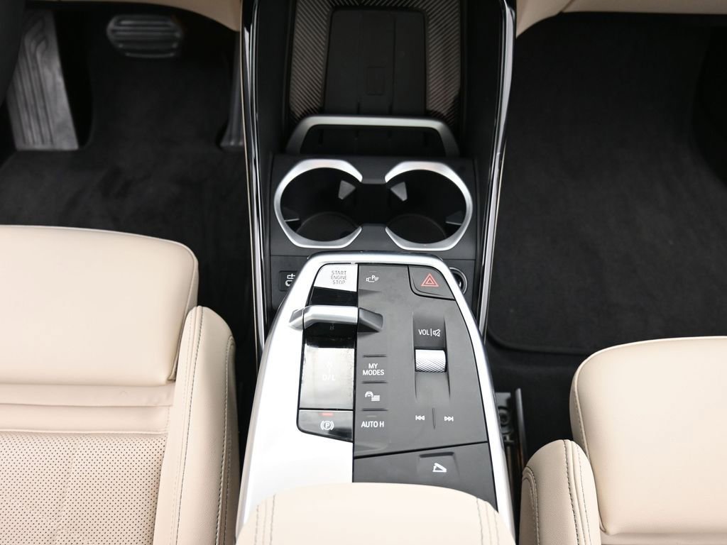 Used 2025 BMW X2 xDrive28i w/ Premium Package image 13