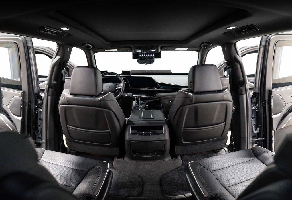 Used 2023 Cadillac Escalade Premium Luxury image 4