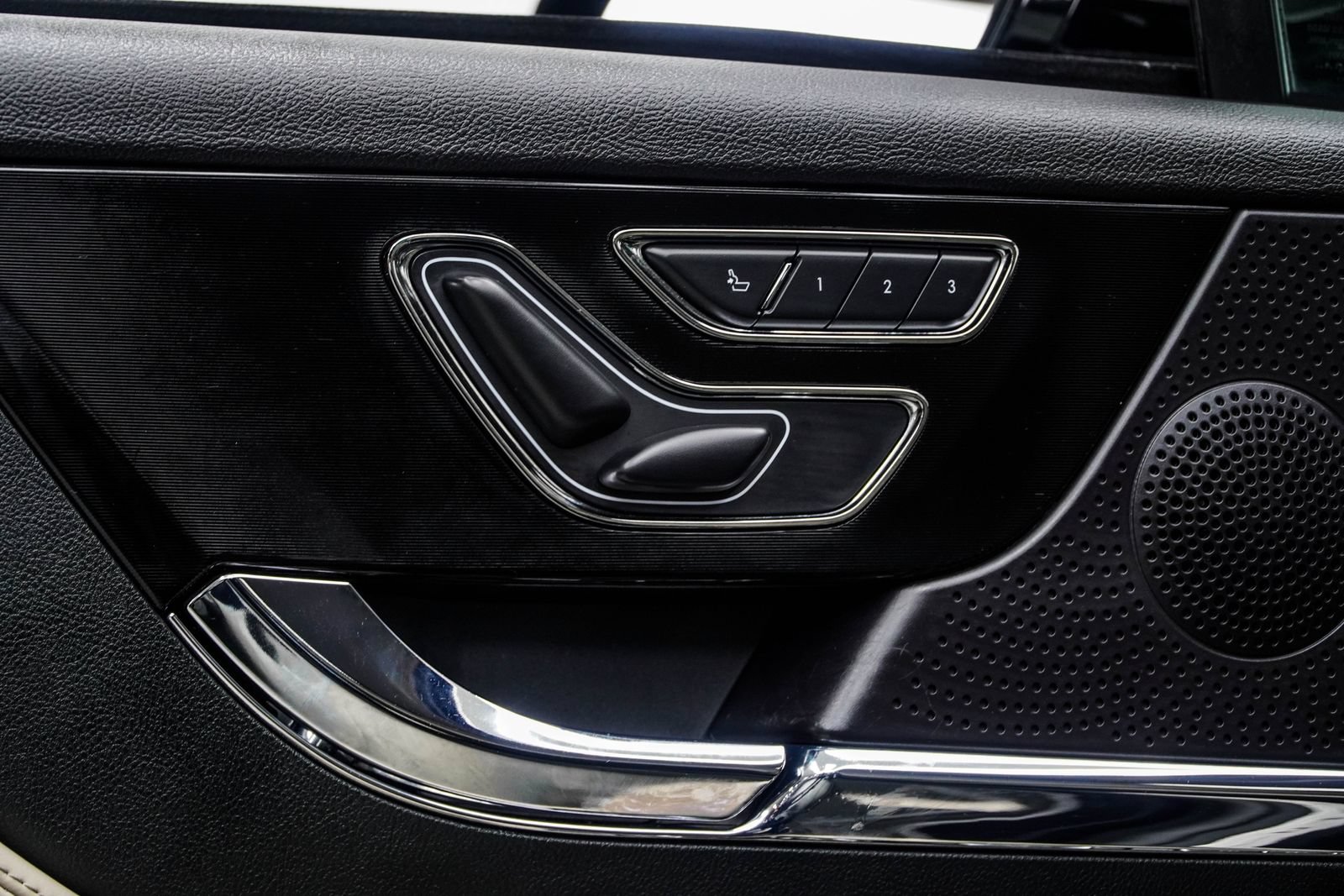 Used 2025 Lincoln Corsair AWD image 35