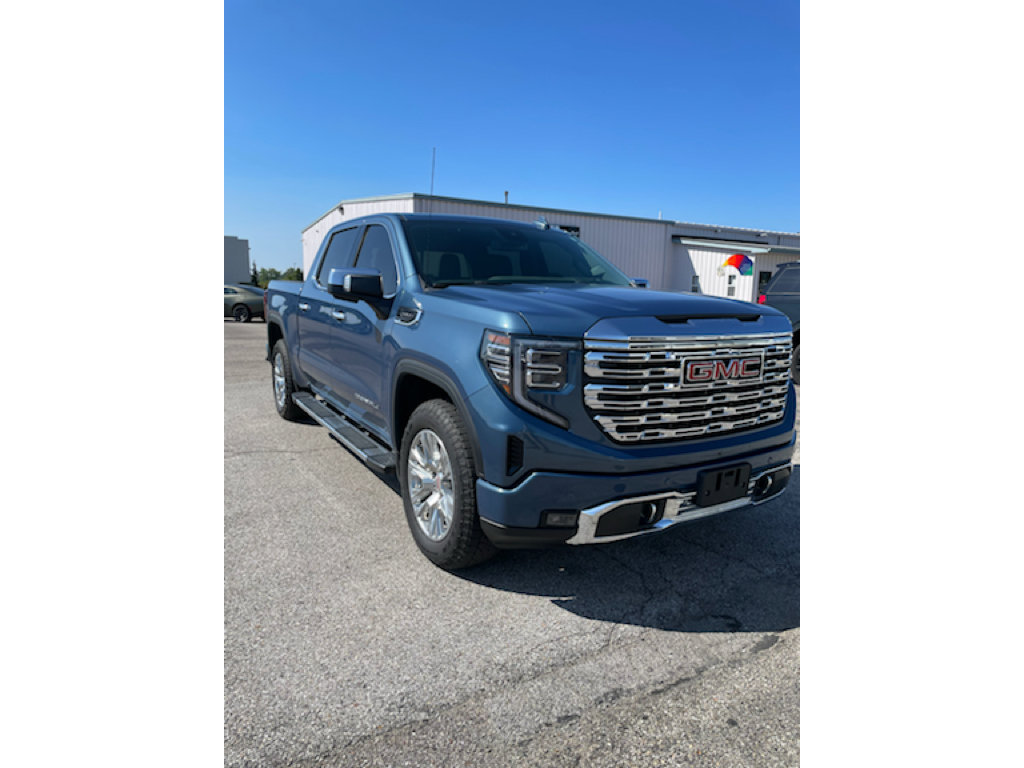 Used 2025 GMC Sierra 1500 Denali AWD/4WD image 2