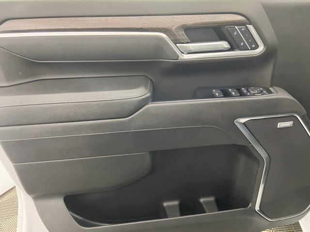 Used 2025 Chevrolet Silverado 3500 LTZ w/ LTZ Convenience Package image 17