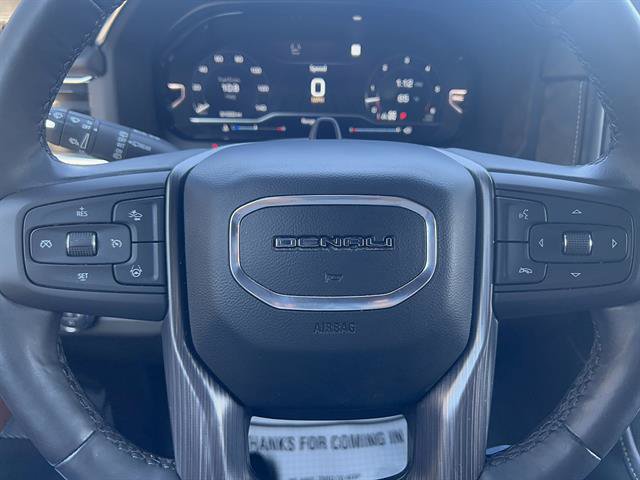 Used 2023 GMC Yukon Denali Ultimate AWD/4WD image 22