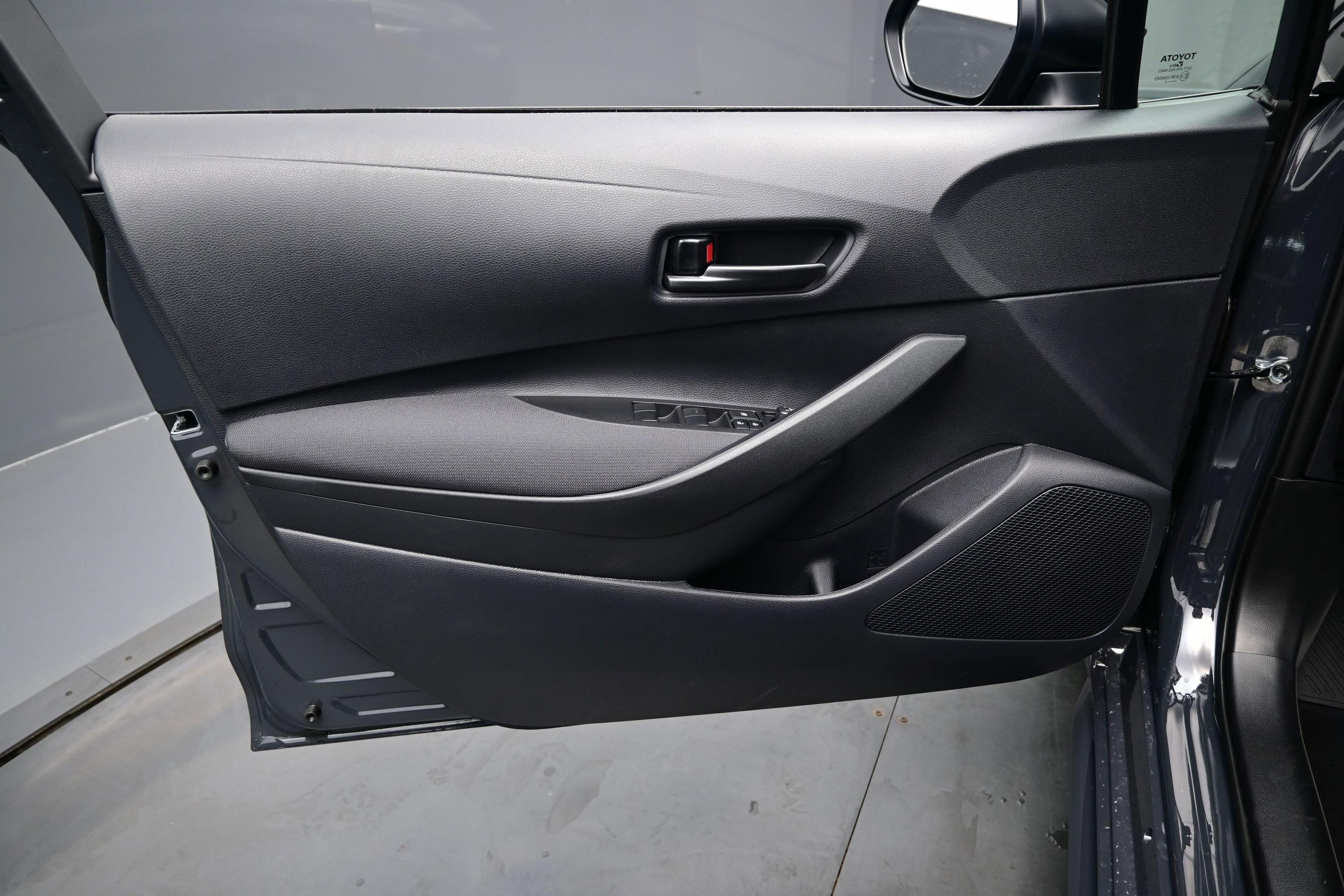 Used 2026 Toyota Corolla LE FWD image 9