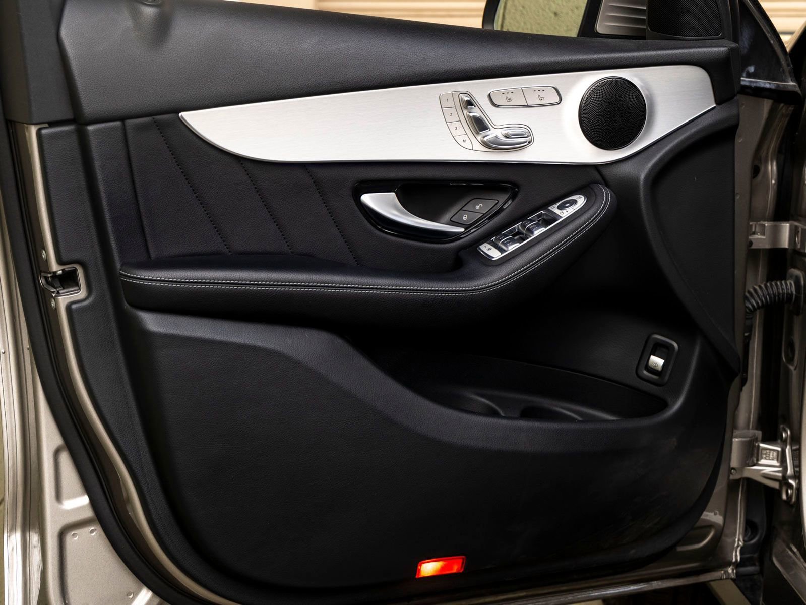 Used 2022 Mercedes-Benz GLC 300 image 12