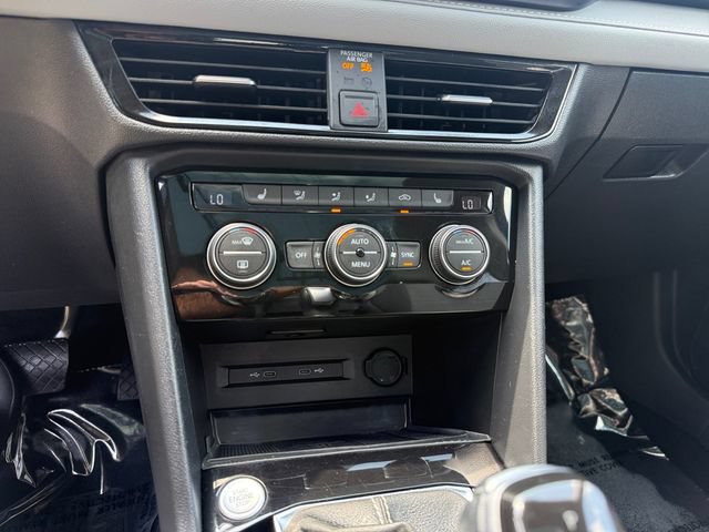 Certified 2024 Volkswagen Taos SE w/ Panoramic Sunroof Package FWD image 17