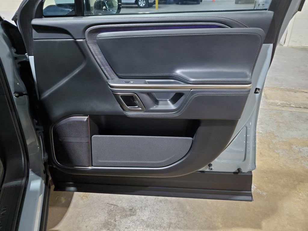 Used 2024 Rivian R1S Adventure AWD/4WD image 18