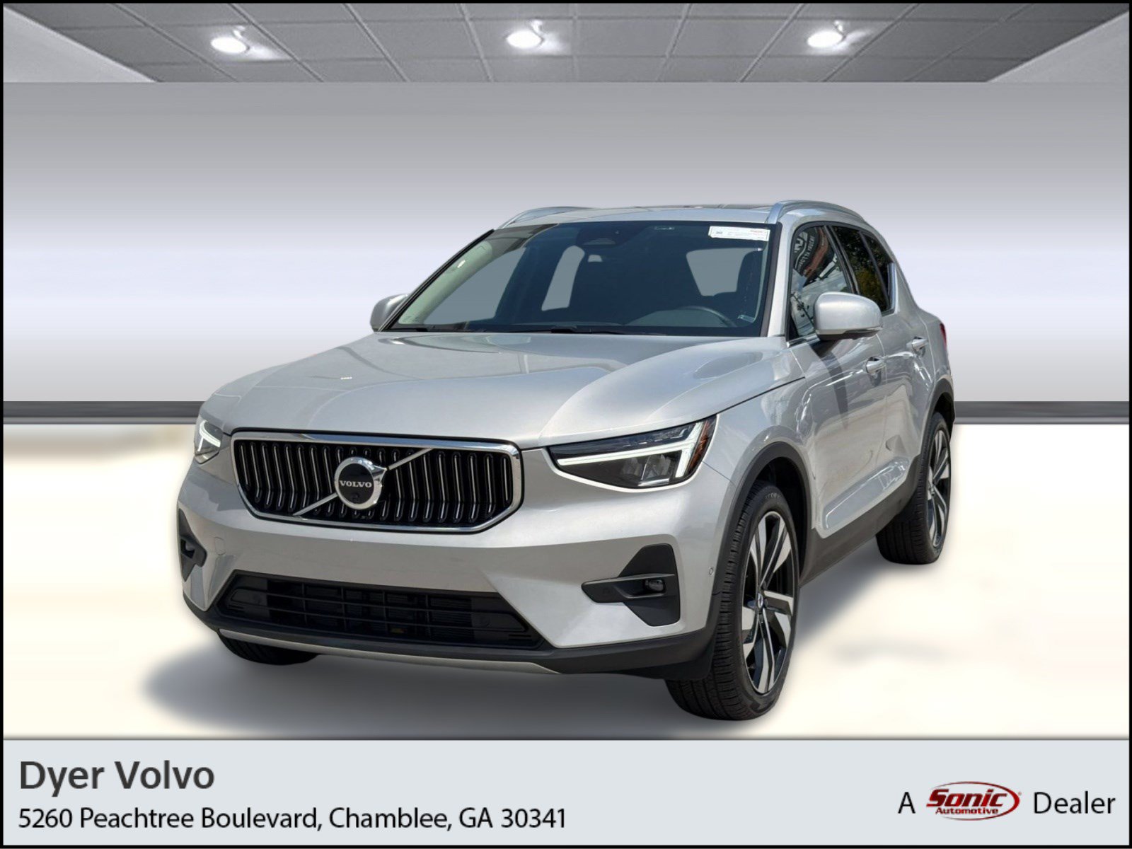 Used 2023 Volvo XC40 B4 Plus w/ Protection Package Premier