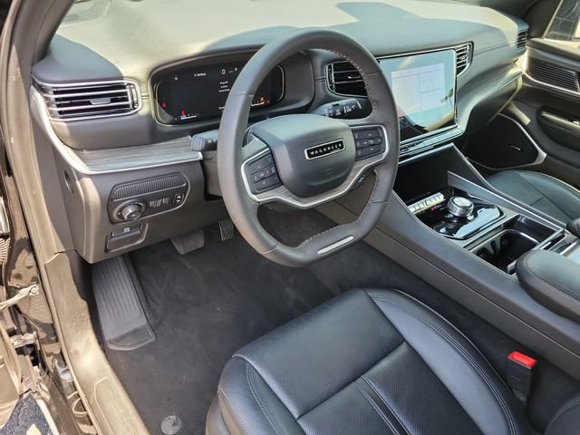 Used 2024 Jeep Wagoneer Series II w/ Flexible Seating Group RWD image 9