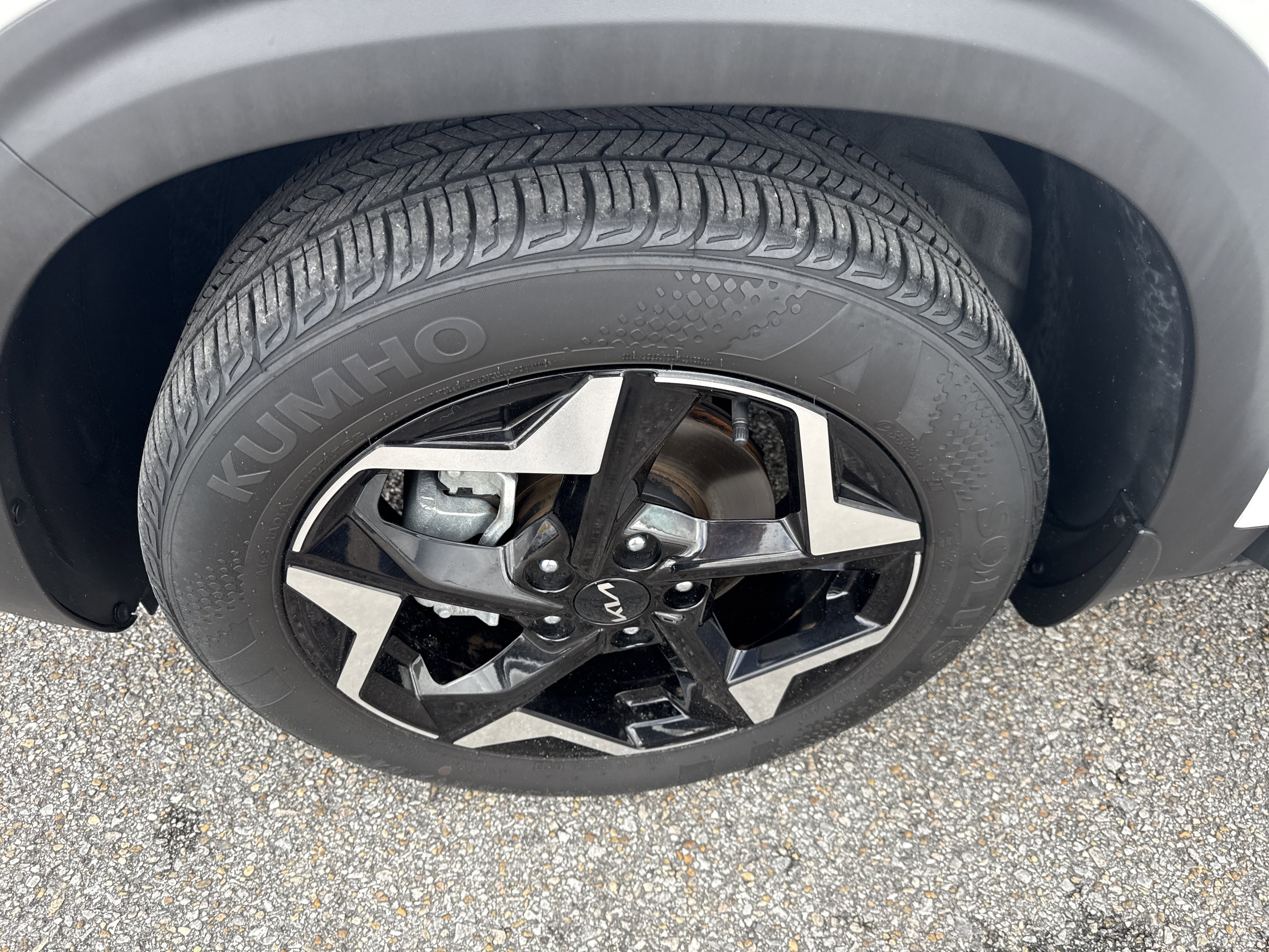 Used 2024 Kia Seltos EX image 19