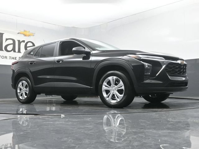 New 2026 Chevrolet Trax LS FWD image 2