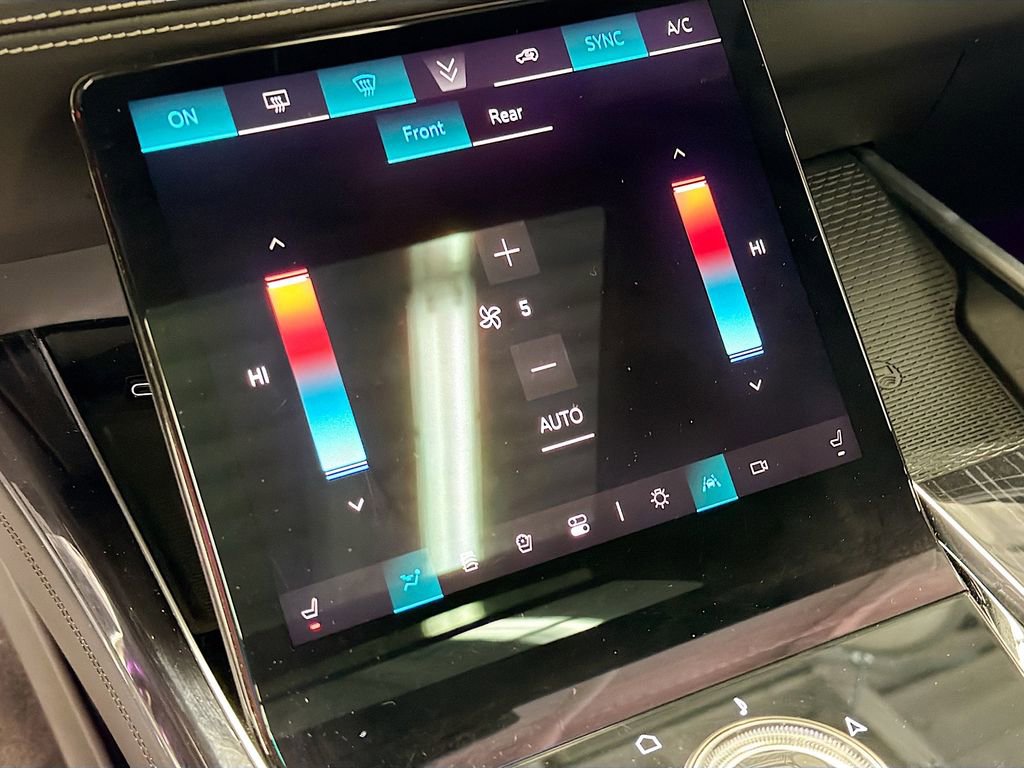 Used 2025 Cadillac Escalade Sport w/ LPO, ONYX Package image 15