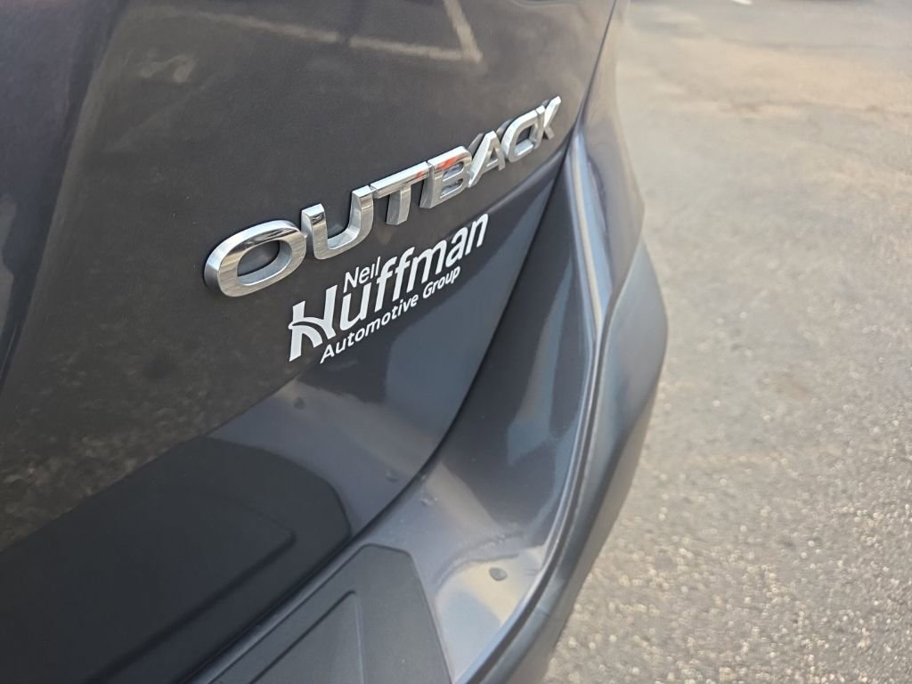 Used 2020 Subaru Outback Limited image 12