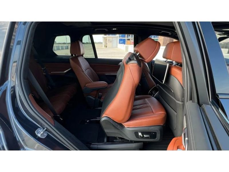 Used 2020 BMW X7 M50i image 26
