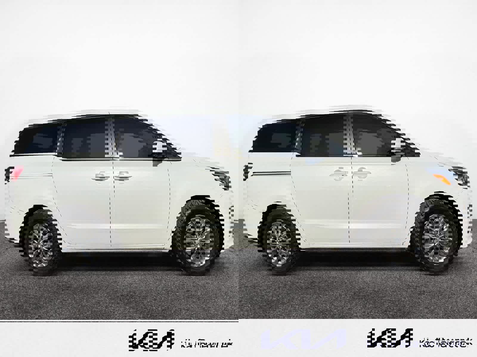 Used 2021 Kia Sedona LX FWD image 4