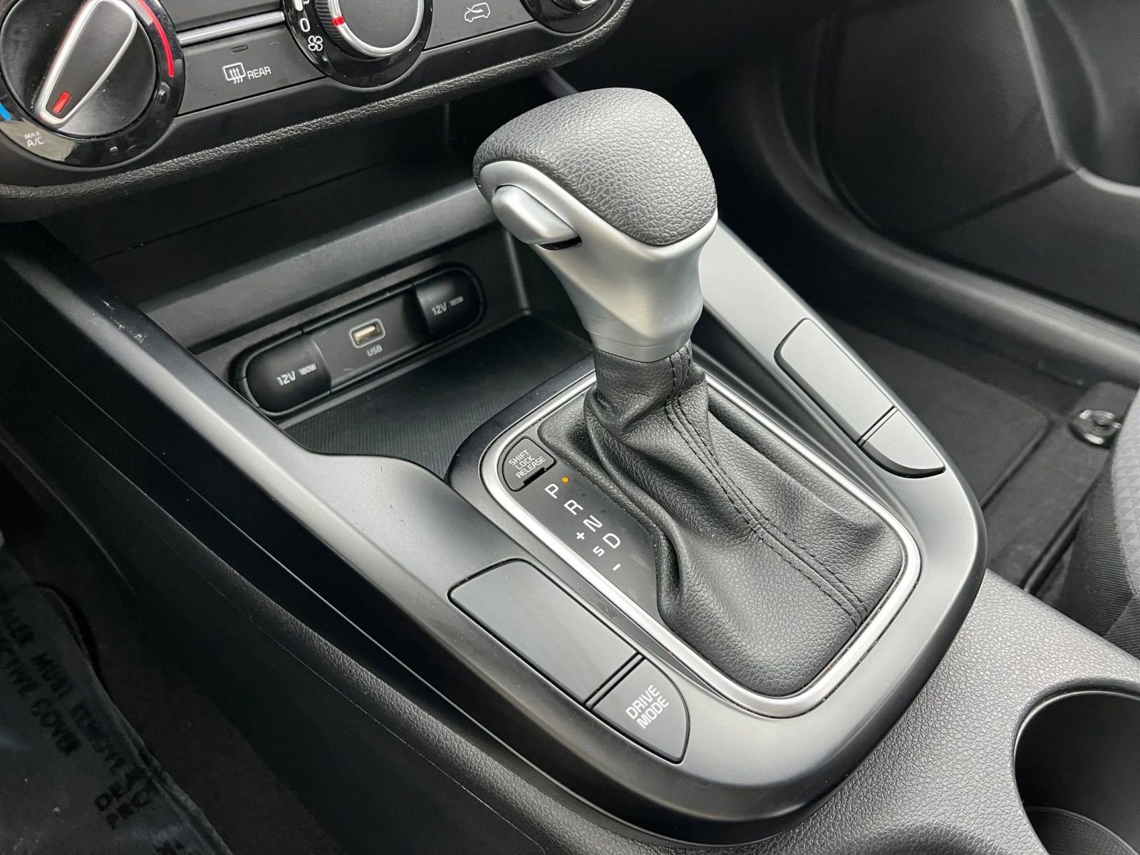 Used 2025 Kia Soul LX w/ LX Technology Package FWD image 39