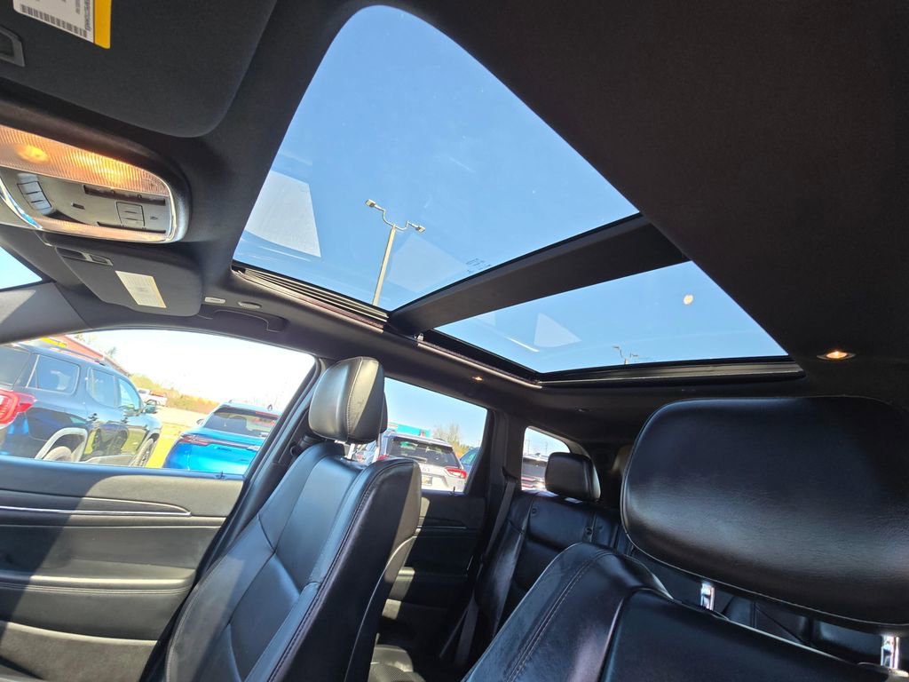 Used 2021 Jeep Grand Cherokee Limited w/ Premium Lighting Group AWD/4WD image 18