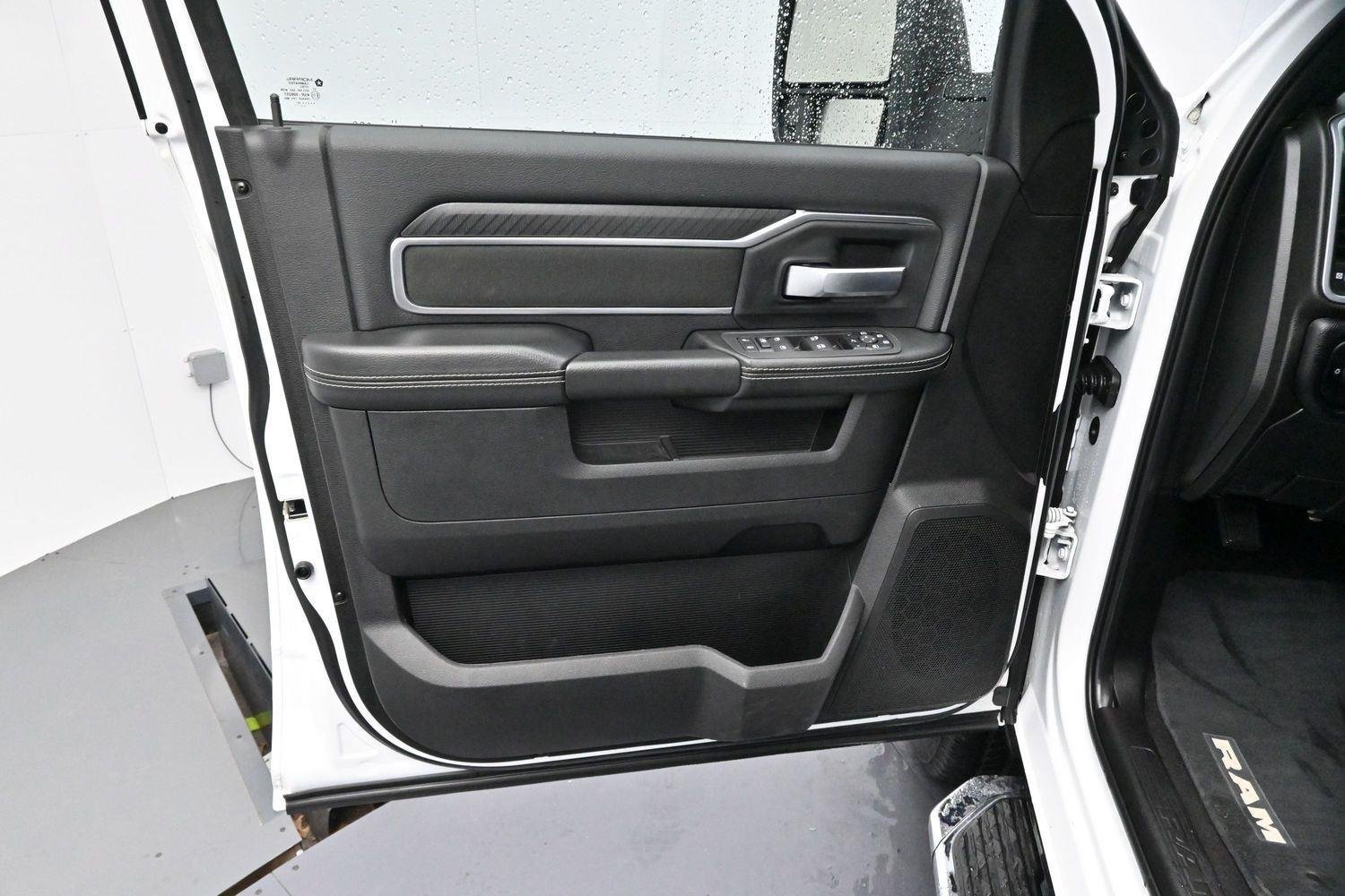 Used 2025 RAM 2500 Big Horn AWD/4WD image 9