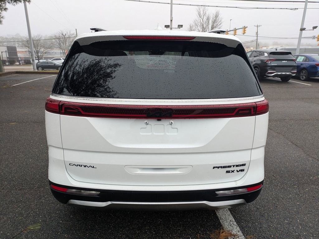 Used 2024 Kia Carnival SX Prestige image 5