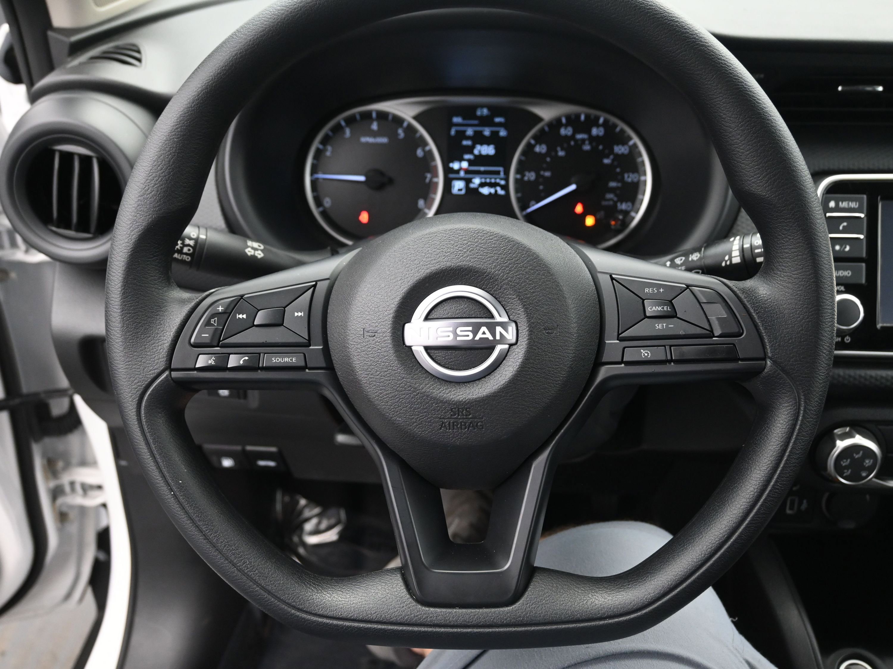 Certified 2025 Nissan Kicks Play S image 14