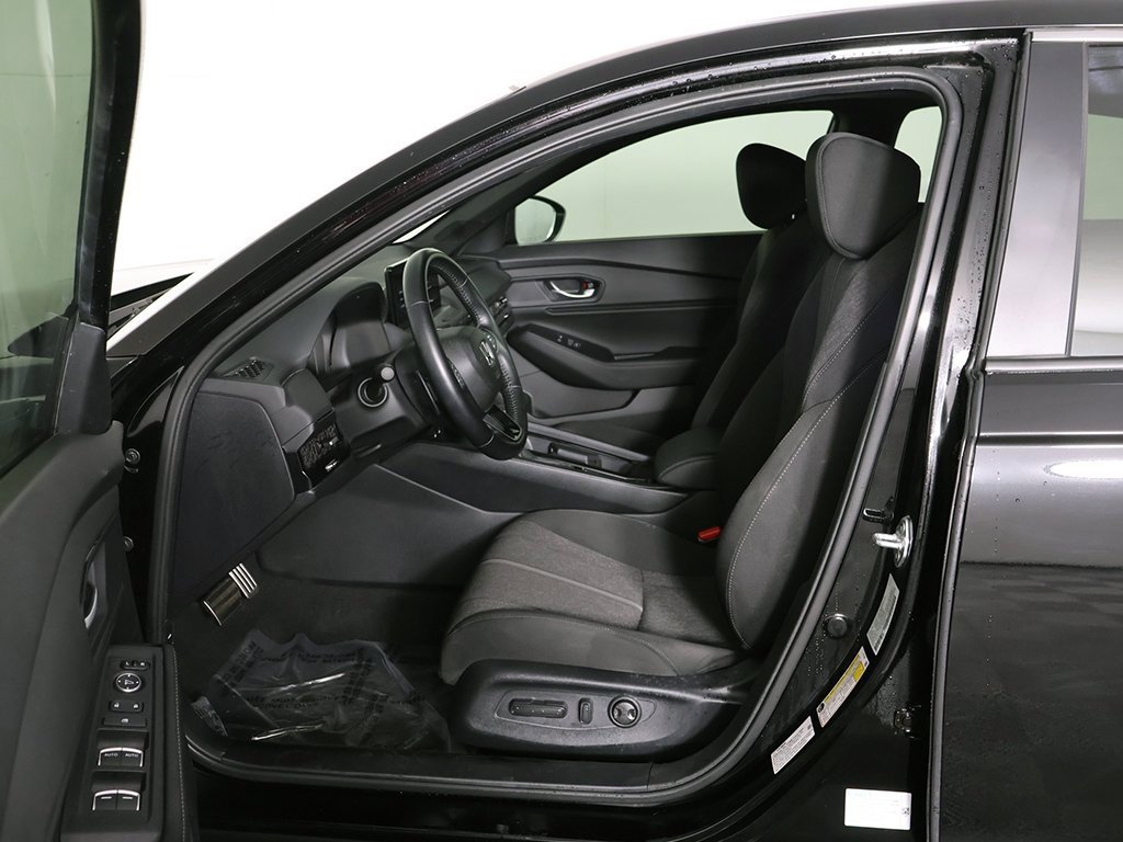 Used 2025 Honda Accord Sport image 29