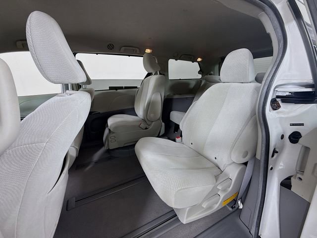 Used 2011 Toyota Sienna LE image 8