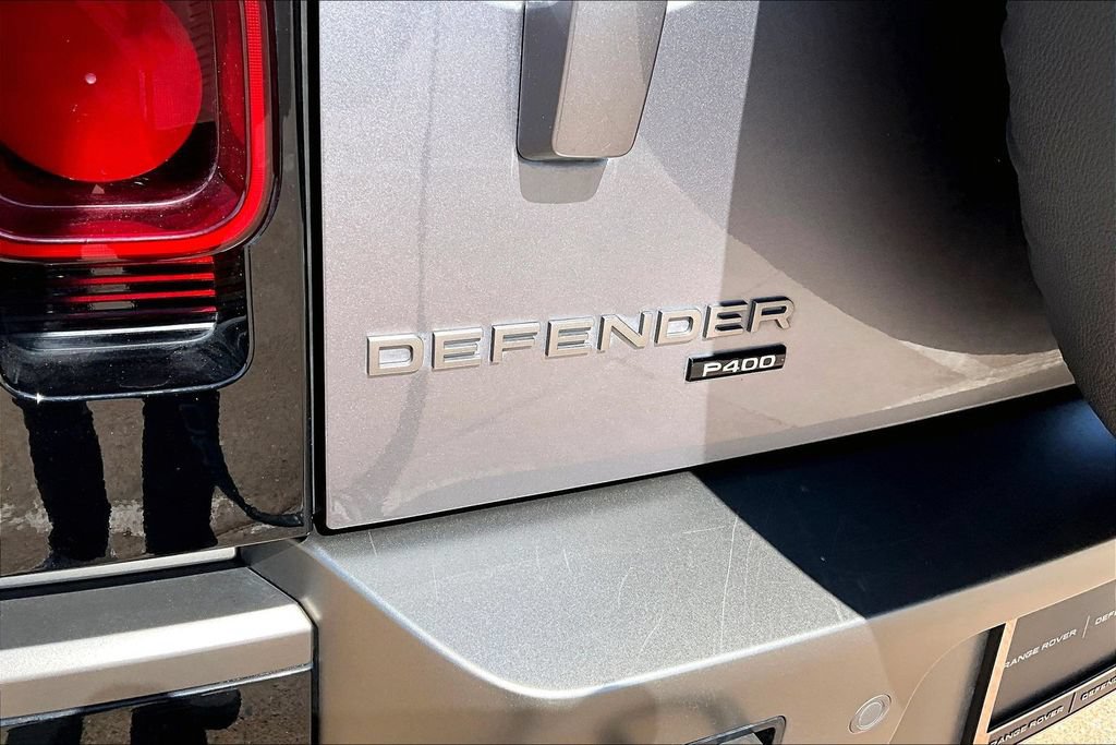 Used 2022 Land Rover Defender 110 X-Dynamic HSE AWD/4WD image 31