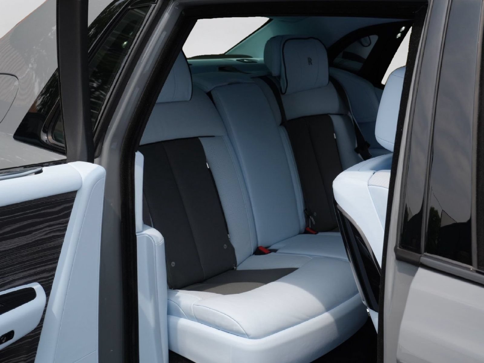 Certified 2024 Rolls-Royce Phantom Sedan w/ The Phantom Package RWD image 40