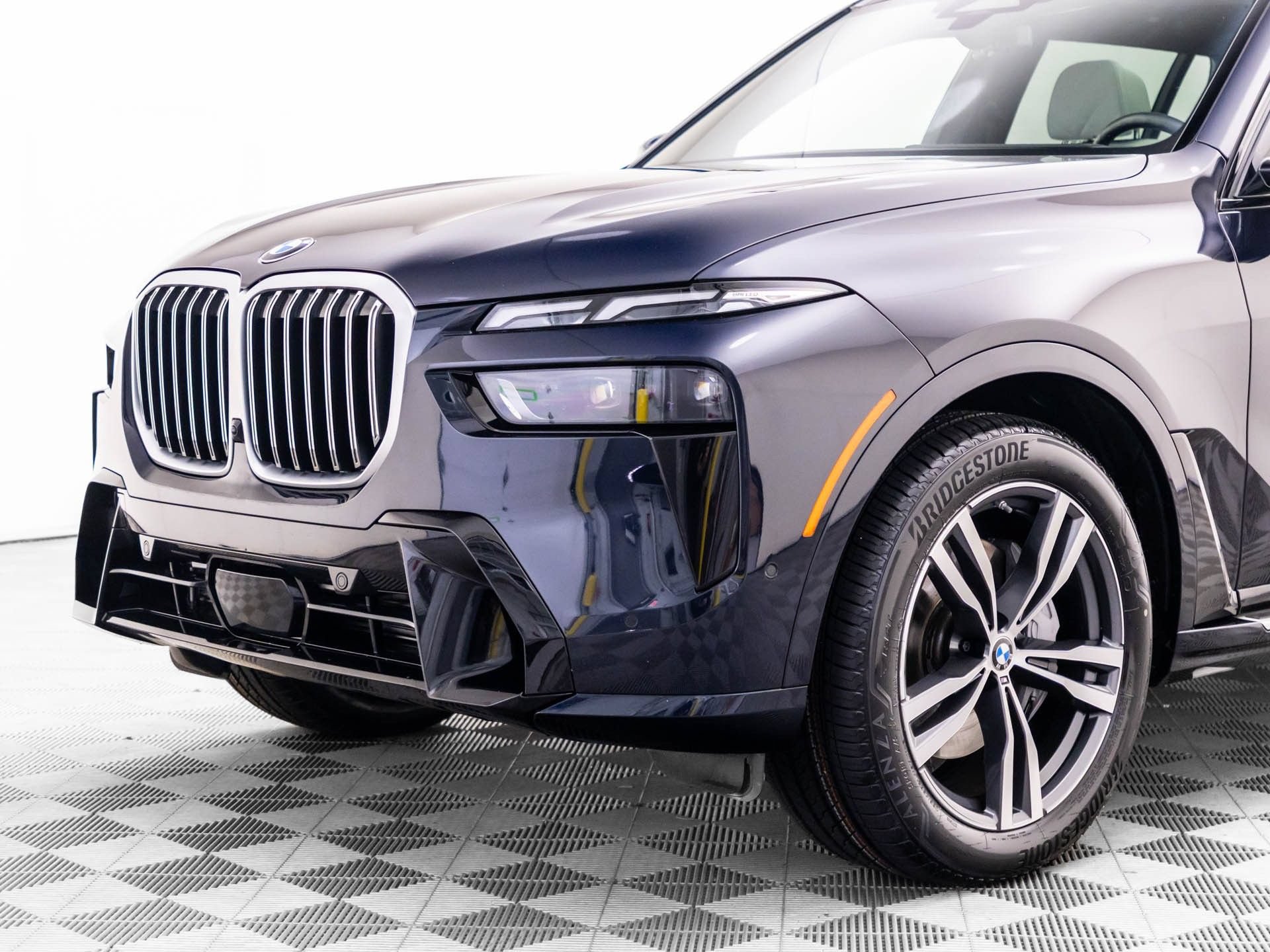 Certified 2026 BMW X7 xDrive40i w/ M Sport Package AWD/4WD image 40