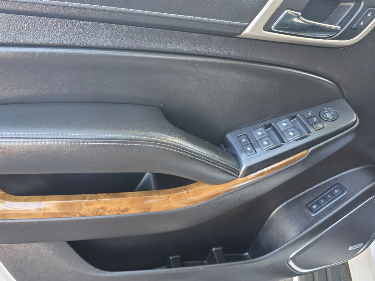 Used 2015 GMC Yukon XL Denali w/ Touring Package AWD/4WD image 27