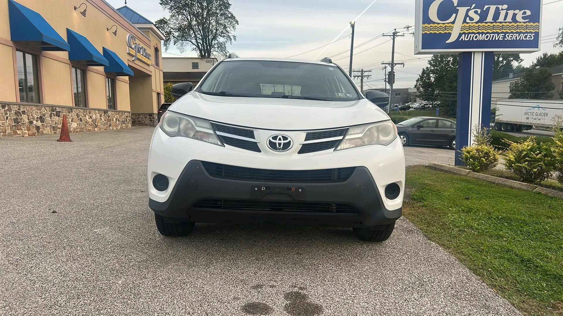 Used 2015 Toyota RAV4 LE image 4