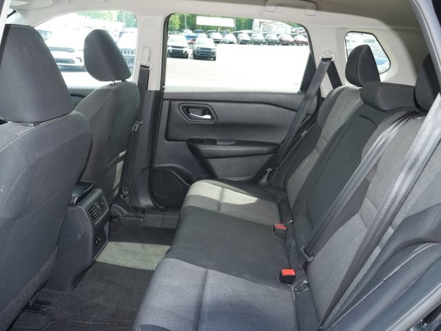 Used 2024 Nissan Rogue SV FWD image 18