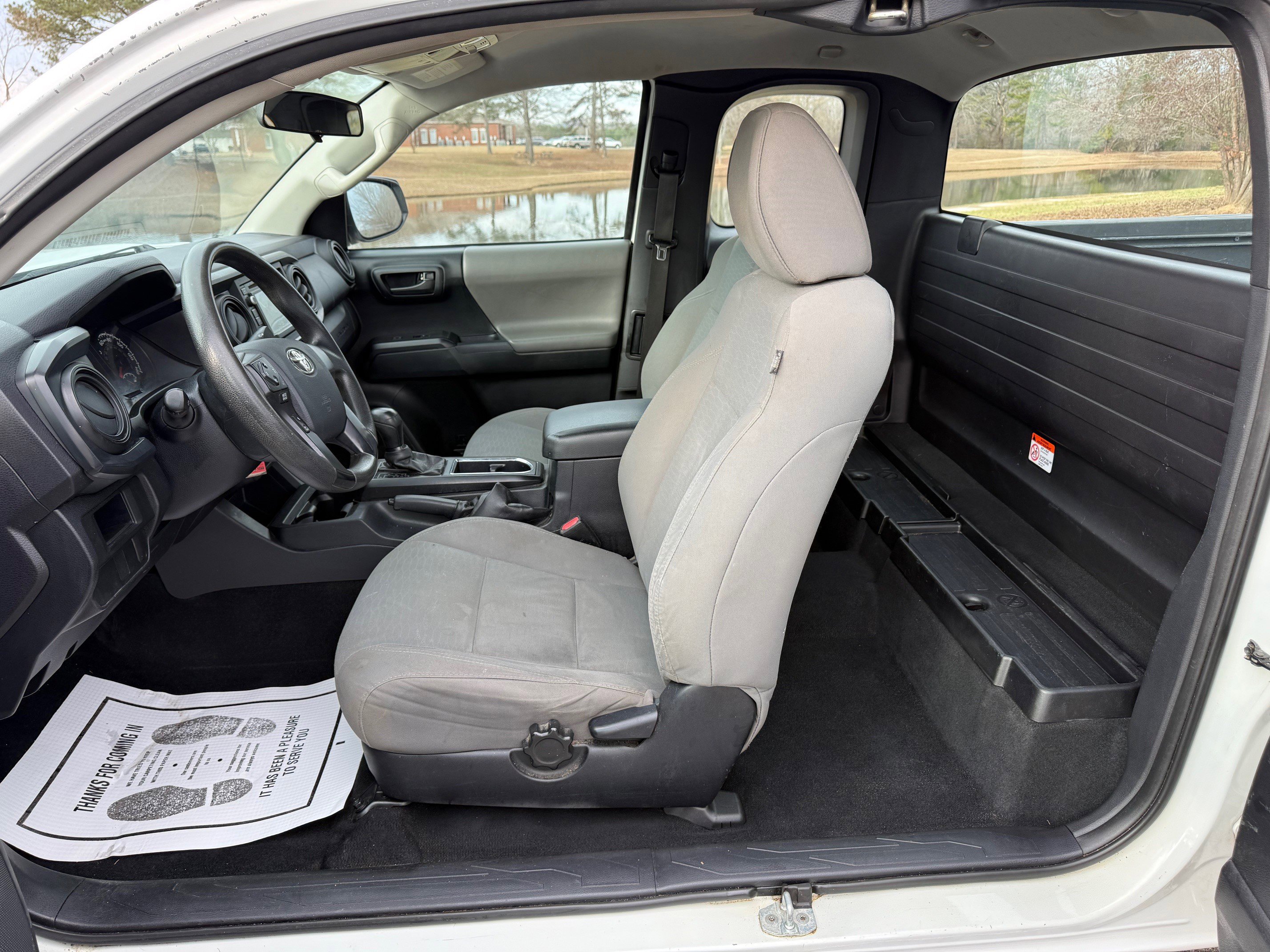 Used 2017 Toyota Tacoma SR RWD image 10