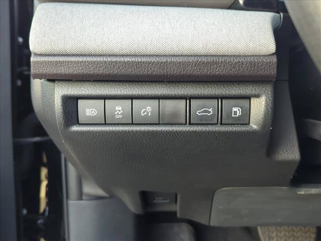 Used 2025 Toyota Camry LE FWD image 11