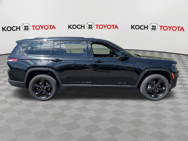 Used 2024 Jeep Grand Cherokee L Altitude AWD/4WD image 9