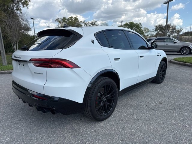 Used 2025 Maserati Grecale Modena image 7