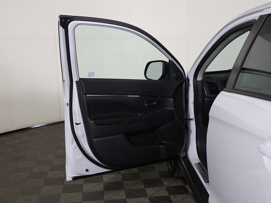 New 2027 Mitsubishi Outlander Sport LE FWD image 15