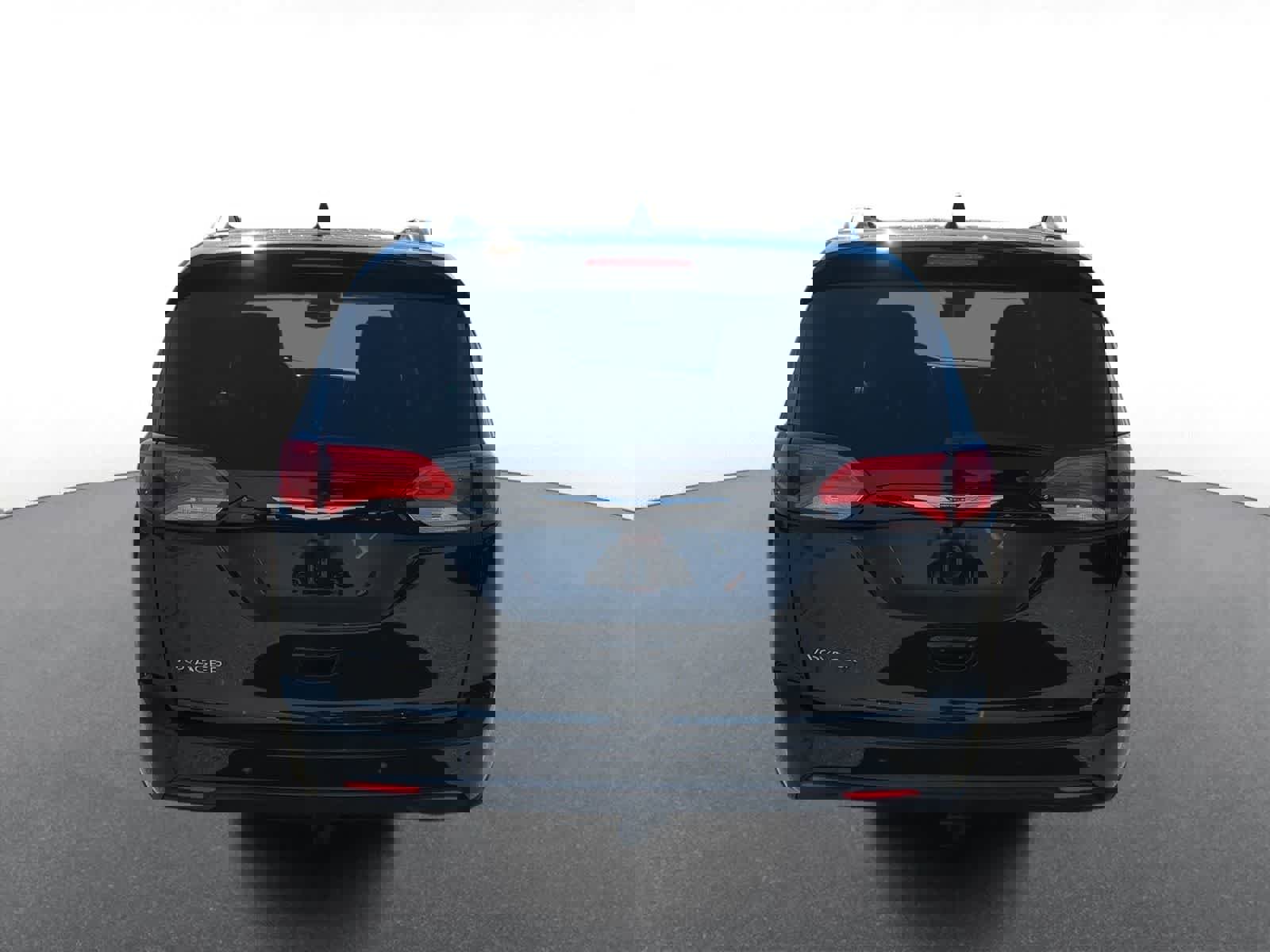 Used 2025 Chrysler Voyager LX image 7