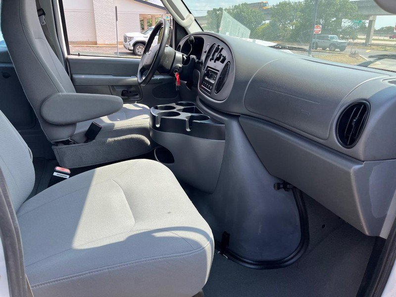 Used 2007 Ford E-150 and Econoline 150 XL RWD image 8