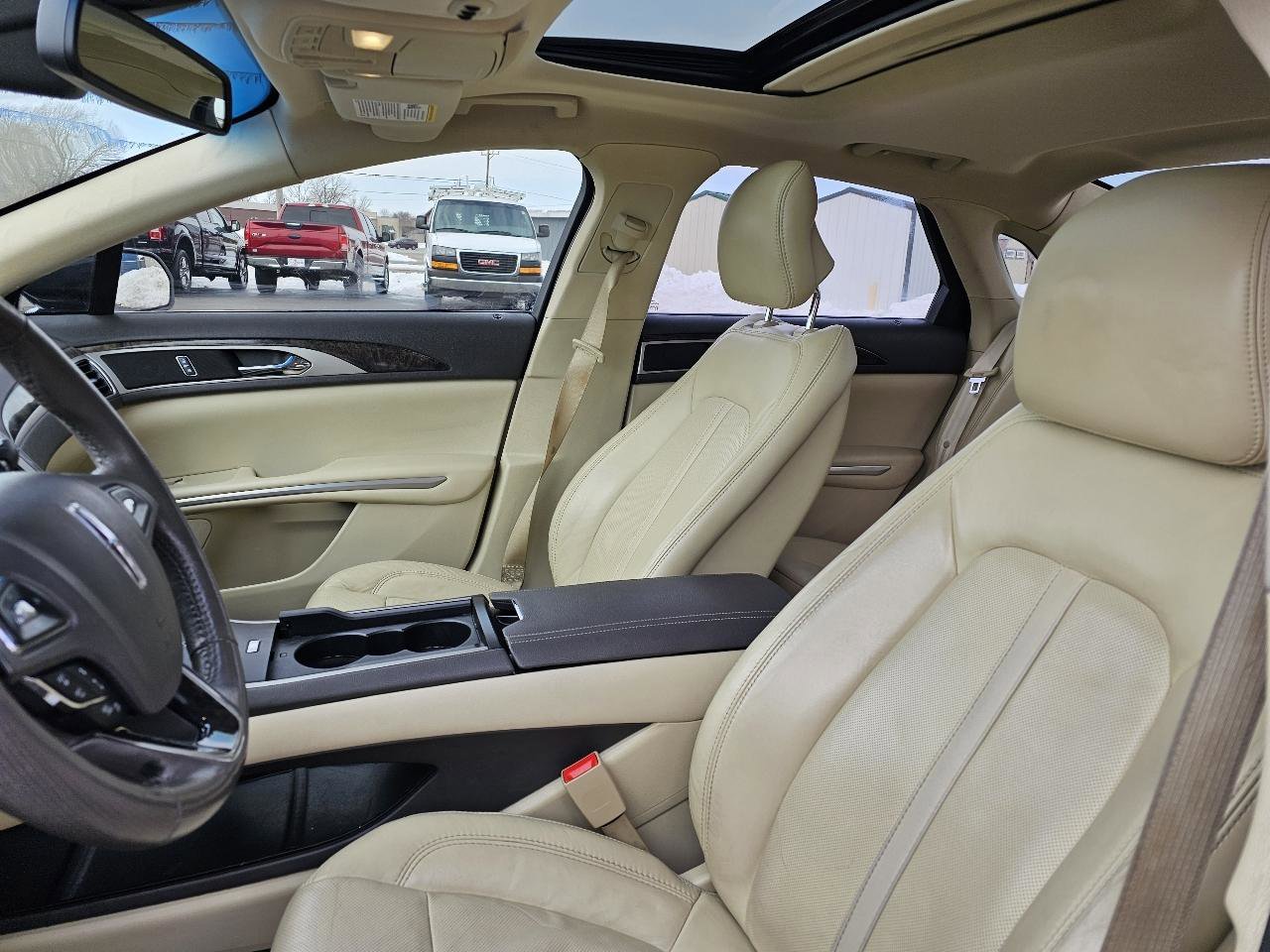 Used 2014 Lincoln MKZ image 7