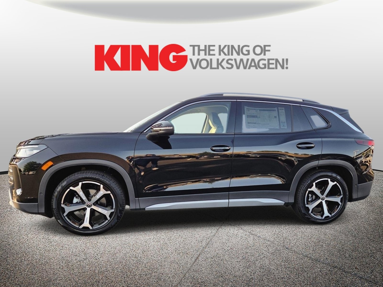 New 2026 Volkswagen Tiguan SE FWD image 7
