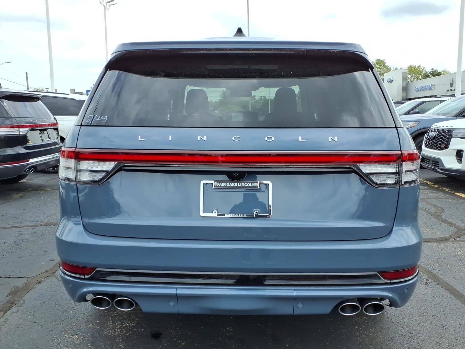 New 2026 Lincoln Aviator AWD w/ Jet Appearance Package image 8