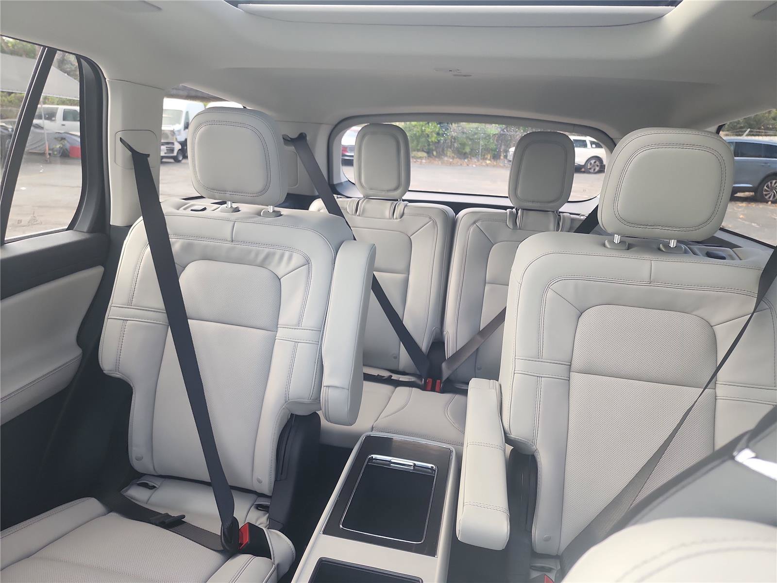 New 2026 Lincoln Aviator Reserve AWD/4WD image 15