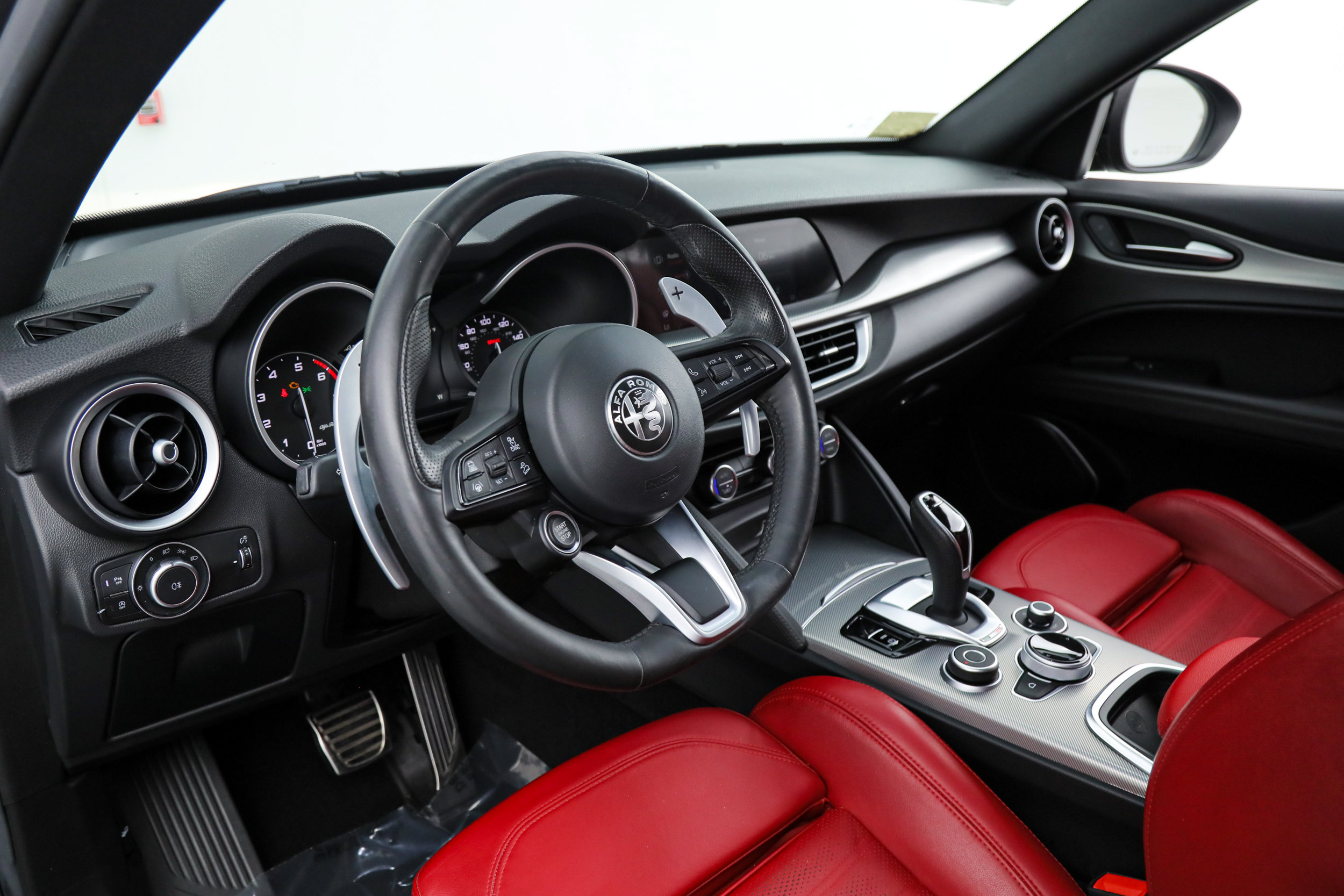 Used 2022 Alfa Romeo Stelvio Veloce AWD/4WD image 18