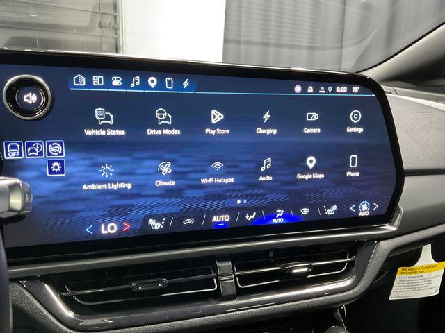 Used 2025 Chevrolet Equinox EV RS AWD/4WD image 18