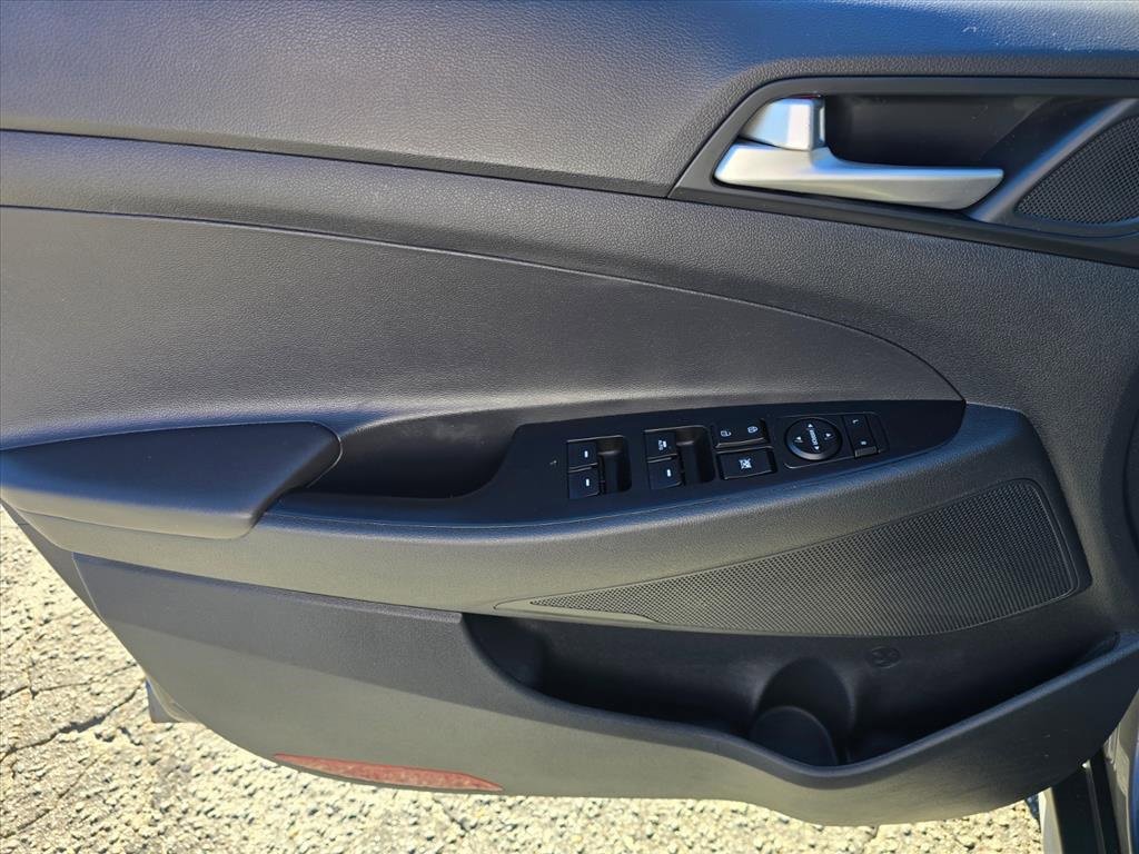 Used 2021 Hyundai Tucson SEL w/ Cargo Package image 9