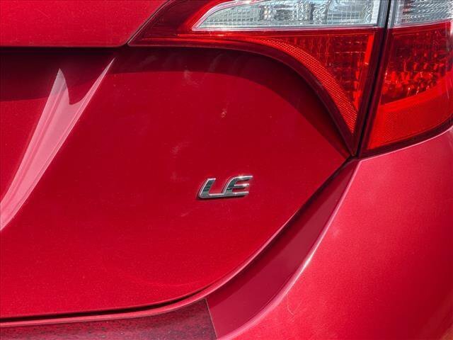 Used 2015 Toyota Corolla LE FWD image 13