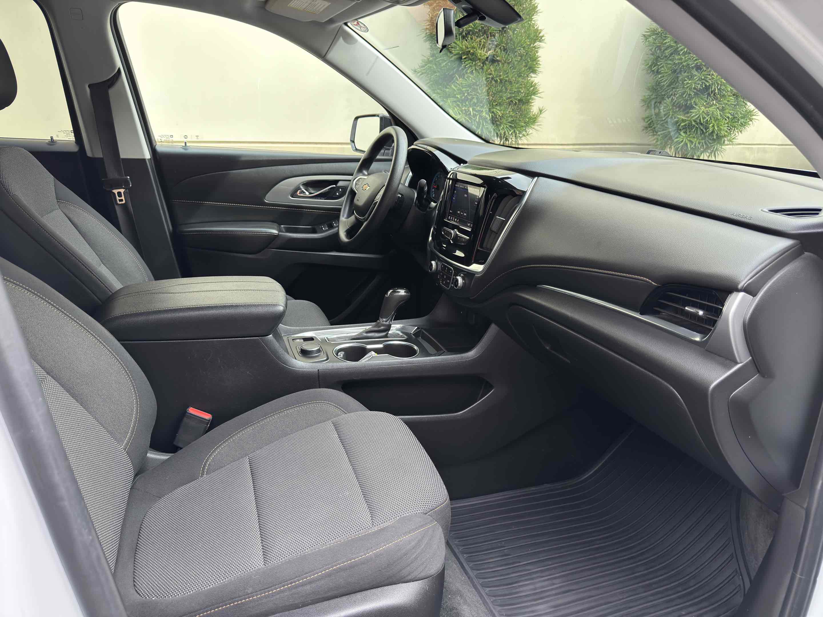 Used 2020 Chevrolet Traverse LS image 50