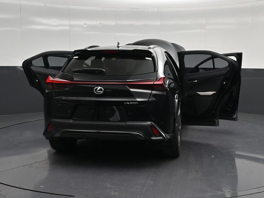 Used 2025 Lexus UX 300h FWD image 34