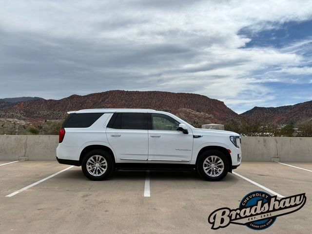 Used 2024 GMC Yukon SLT AWD/4WD image 3
